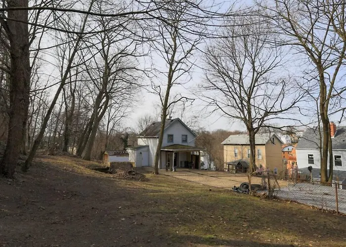 Cozy & Comfy Cottage In The City - W Parking